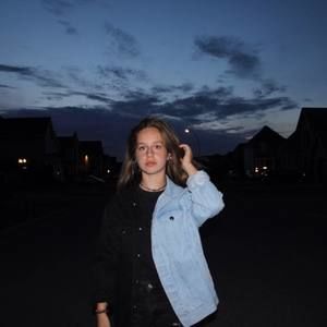 Meet your Posher, Laurie-anne